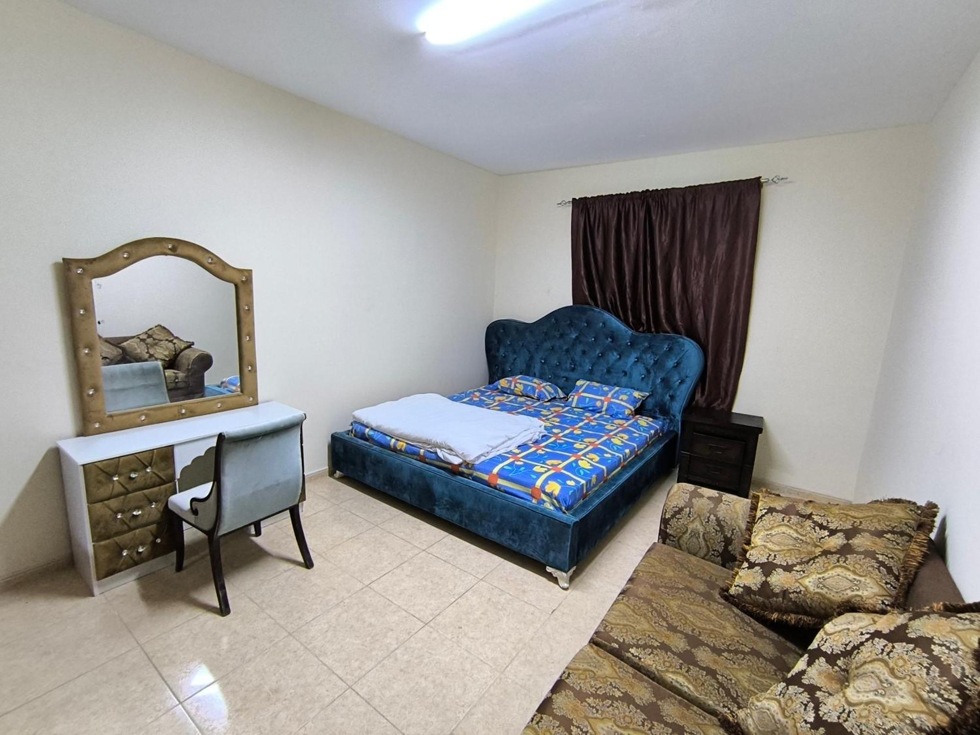 Opposite Mega Mall In Telephone Shops Roundabout Flat No 203 * Sharjah
