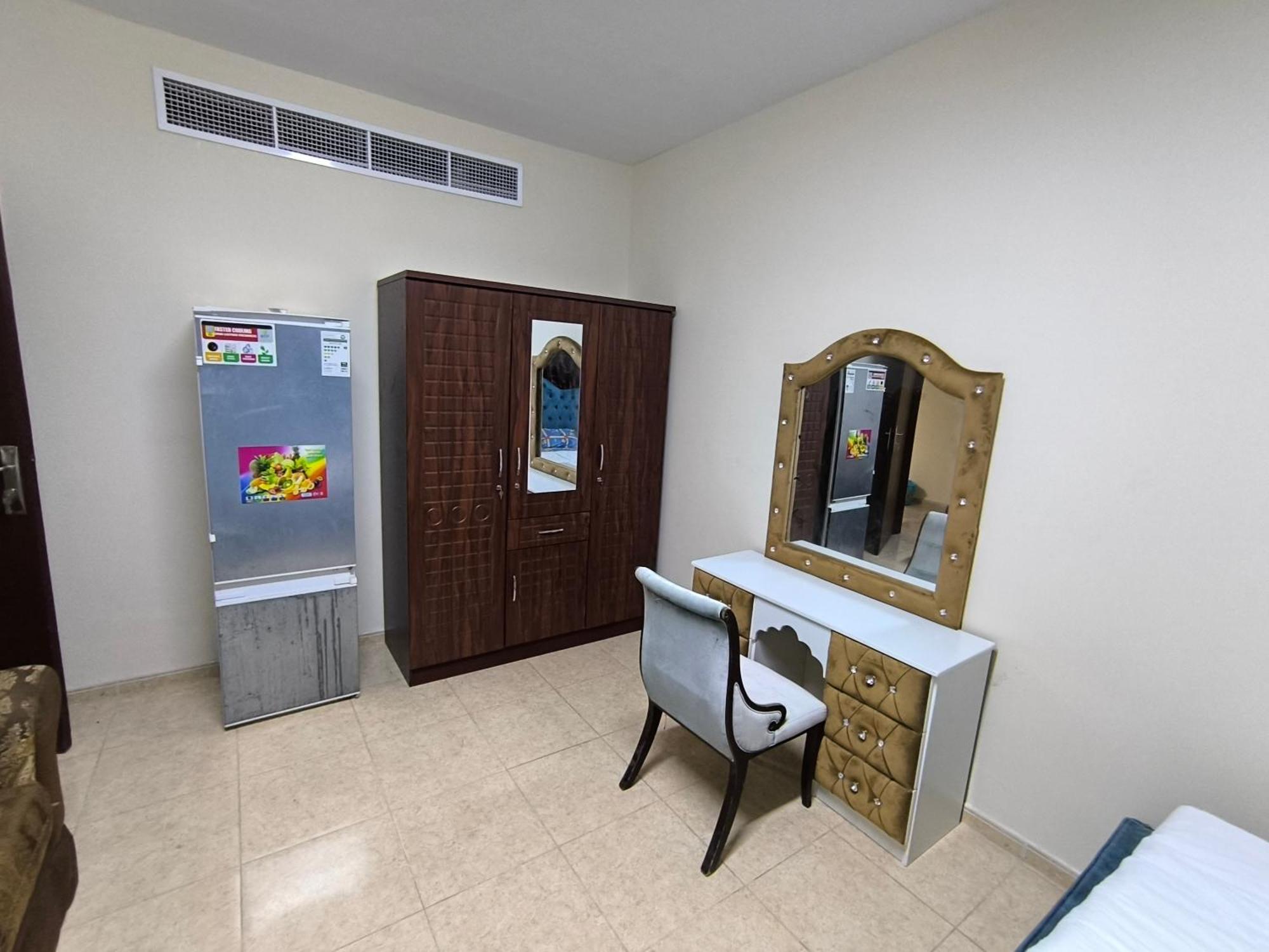 Opposite Mega Mall In Telephone Shops Roundabout Flat No 203 Séjour chez l'habitant *